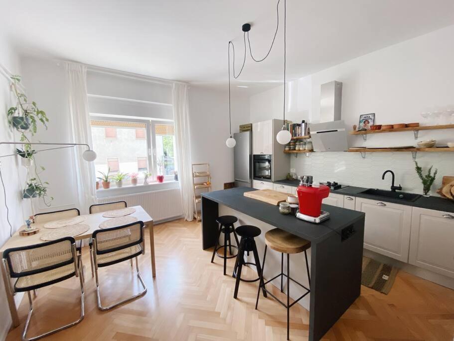 Apartment Cosy Tivoli Center Free Park